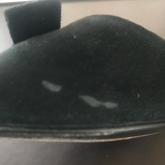 Anne Klein Black Shoes with bow. Size 8 - Picture 5 of 6